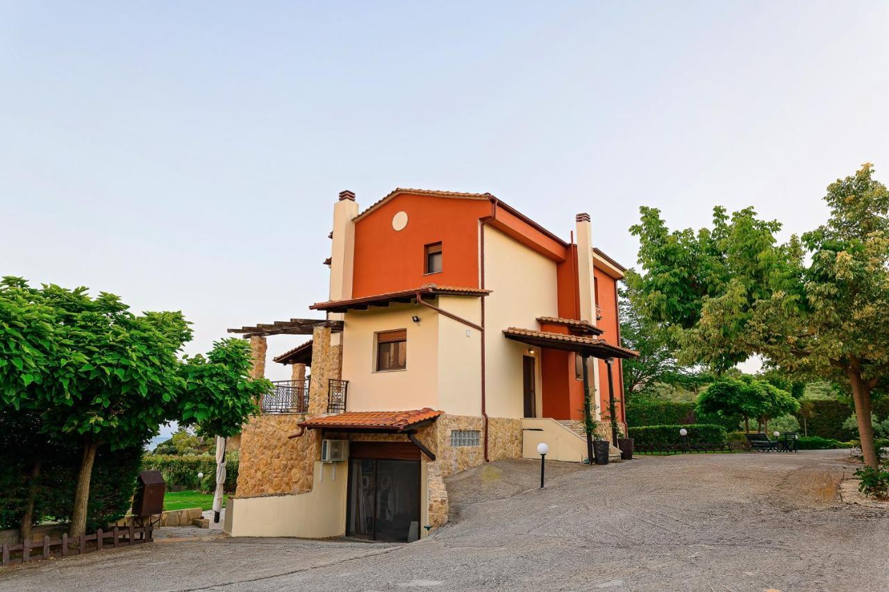 Villa Mariellie Néa Péramos المظهر الخارجي الصورة