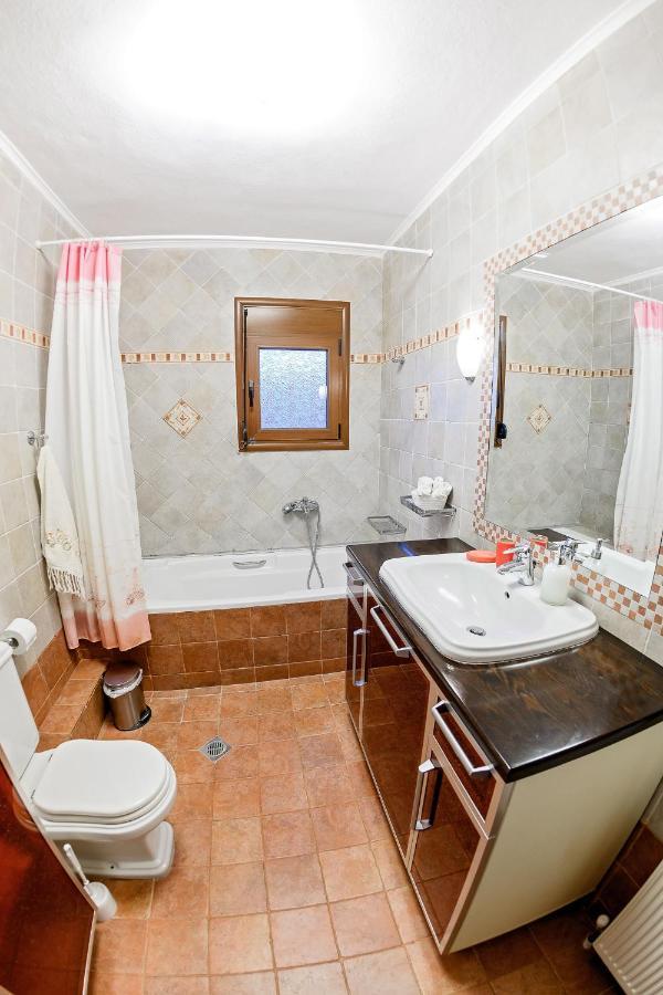 Villa Mariellie Néa Péramos المظهر الخارجي الصورة