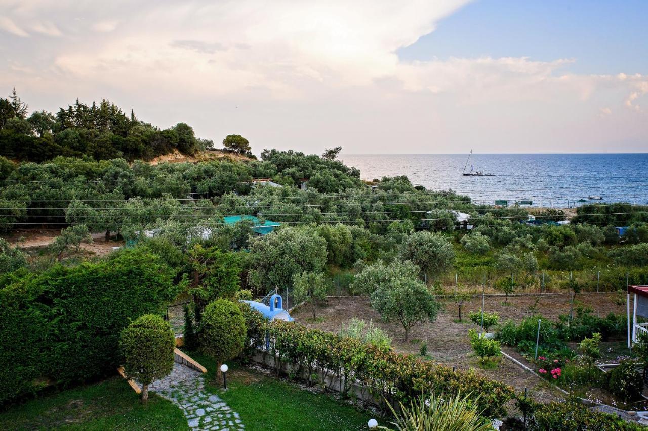 Villa Mariellie Néa Péramos المظهر الخارجي الصورة